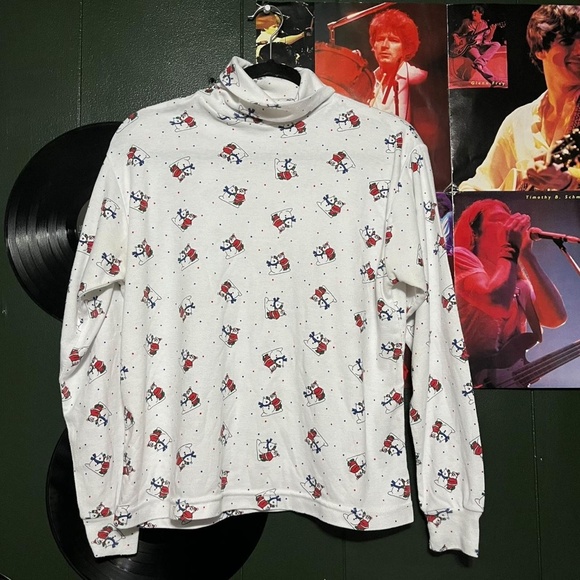 Vintage 90s Christmas white long sleeve turtleneck top. Santa building a snowman - Picture 4 of 4